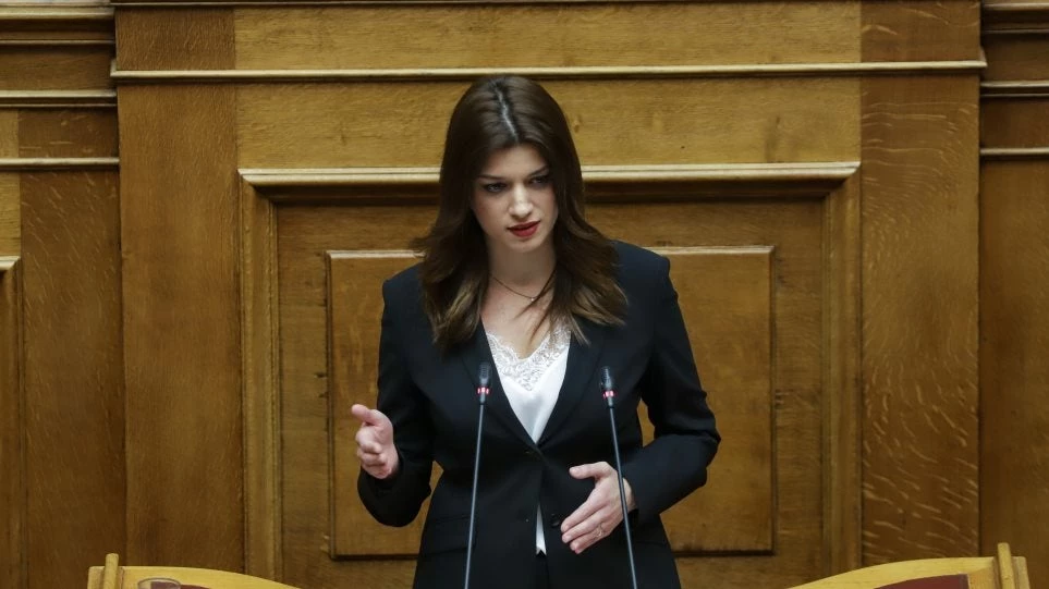 Νοτοπούλου στη Βουλή: Η Θεσσαλονίκη αποκτά Μετρό, να τι έκανε το γραφείο του πρωθυπουργού!